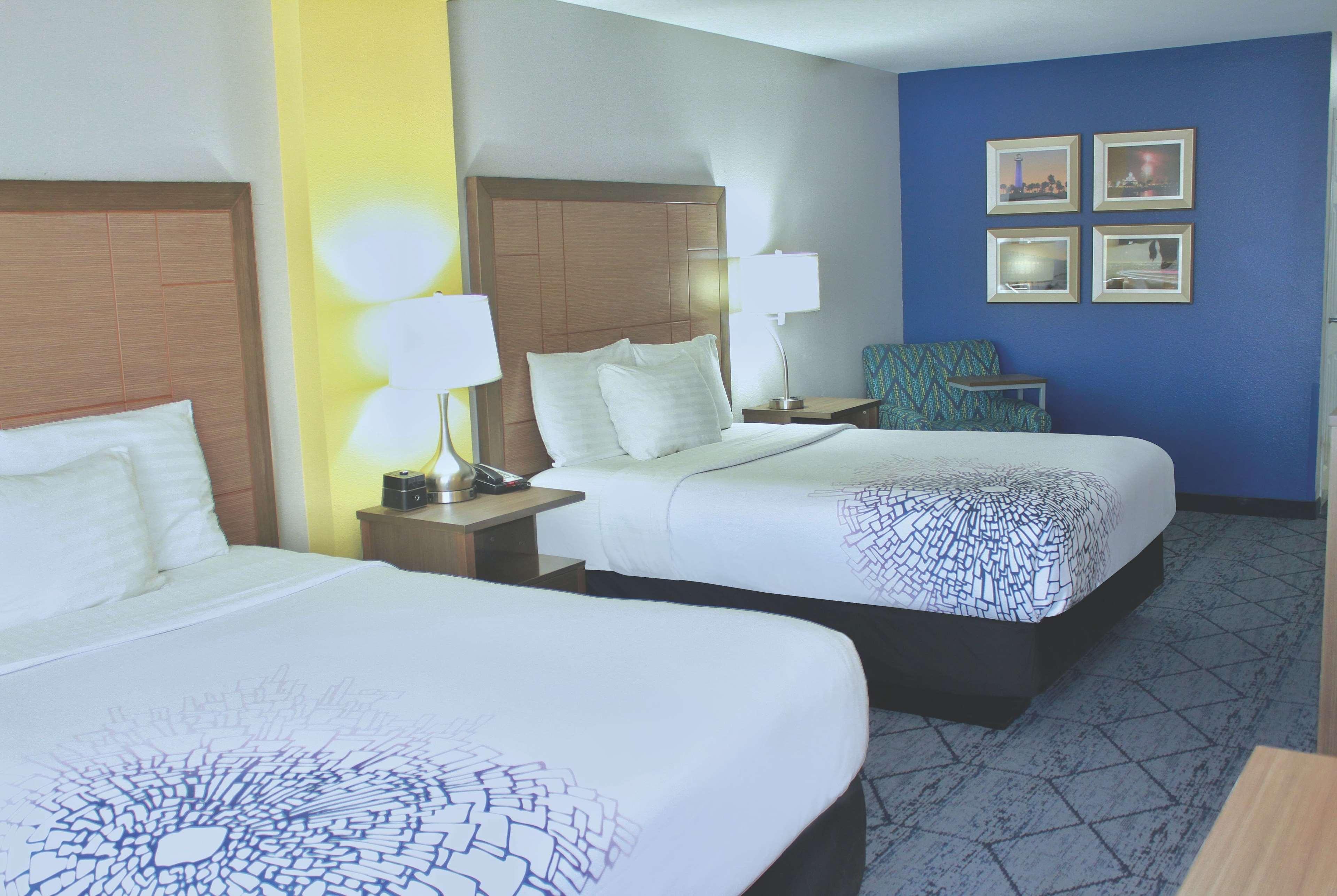 La Quinta By Wyndham Ne Long Beach/Cypress Hawaiian Gardens Exteriör bild