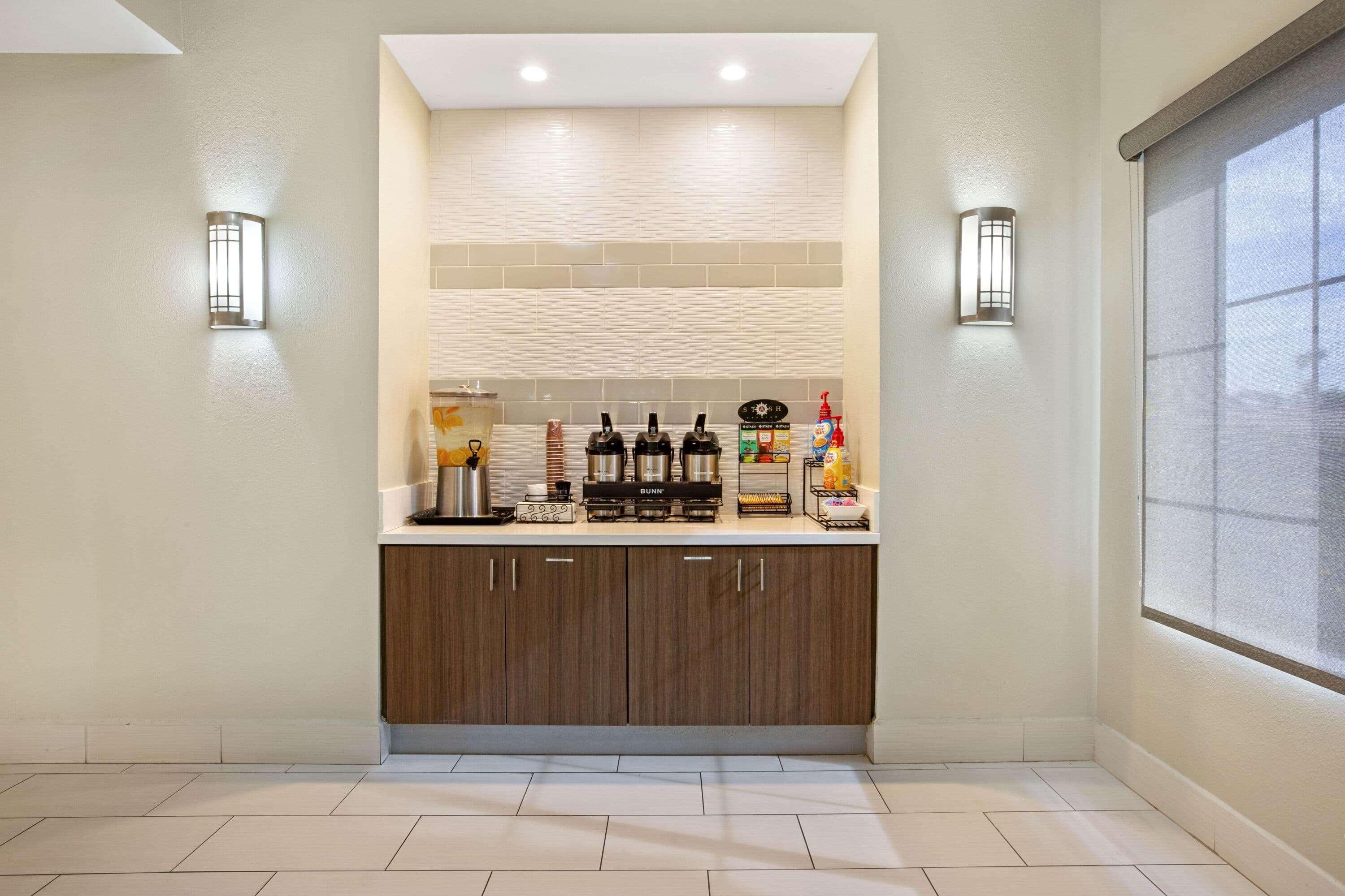 La Quinta By Wyndham Ne Long Beach/Cypress Hawaiian Gardens Exteriör bild