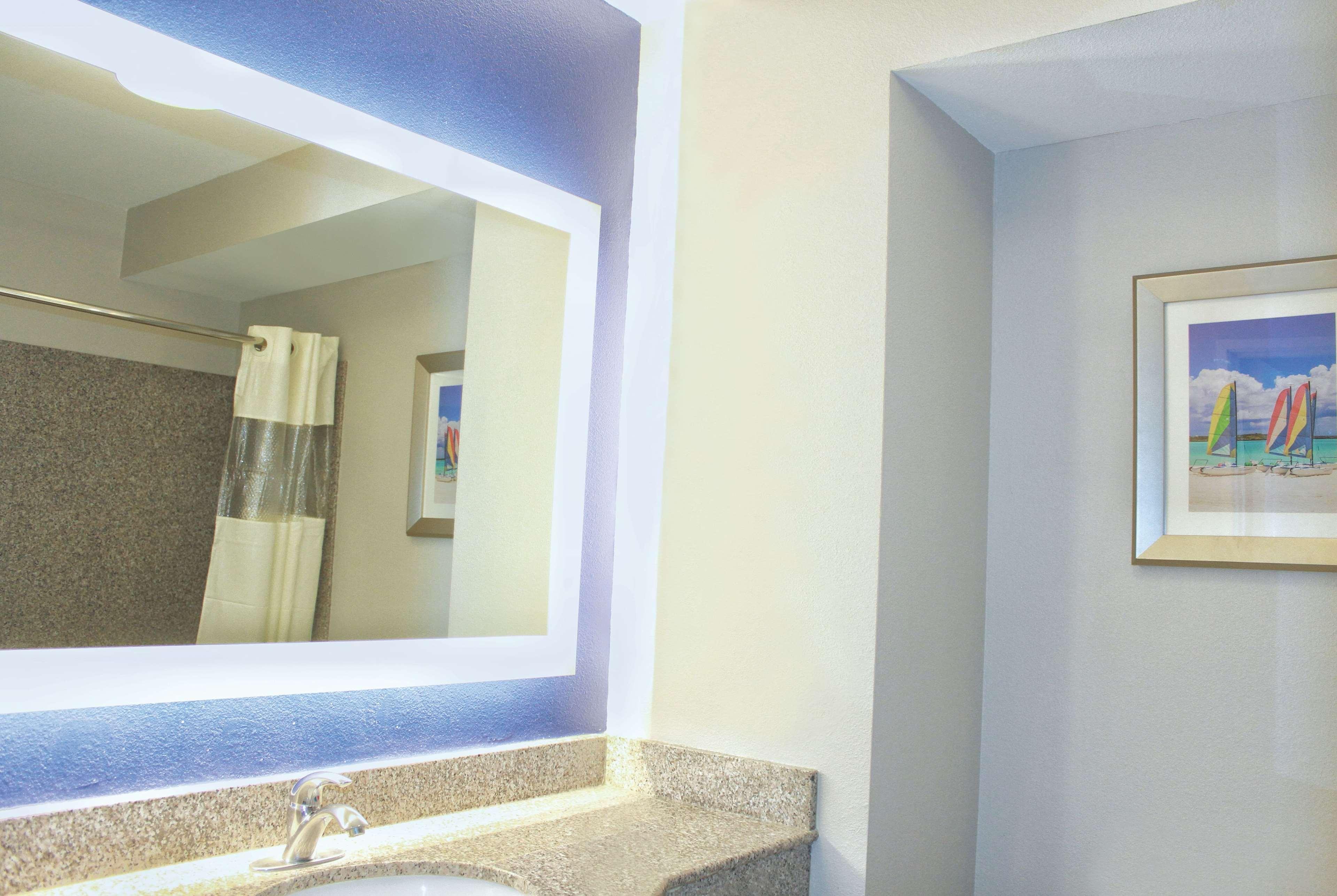 La Quinta By Wyndham Ne Long Beach/Cypress Hawaiian Gardens Exteriör bild