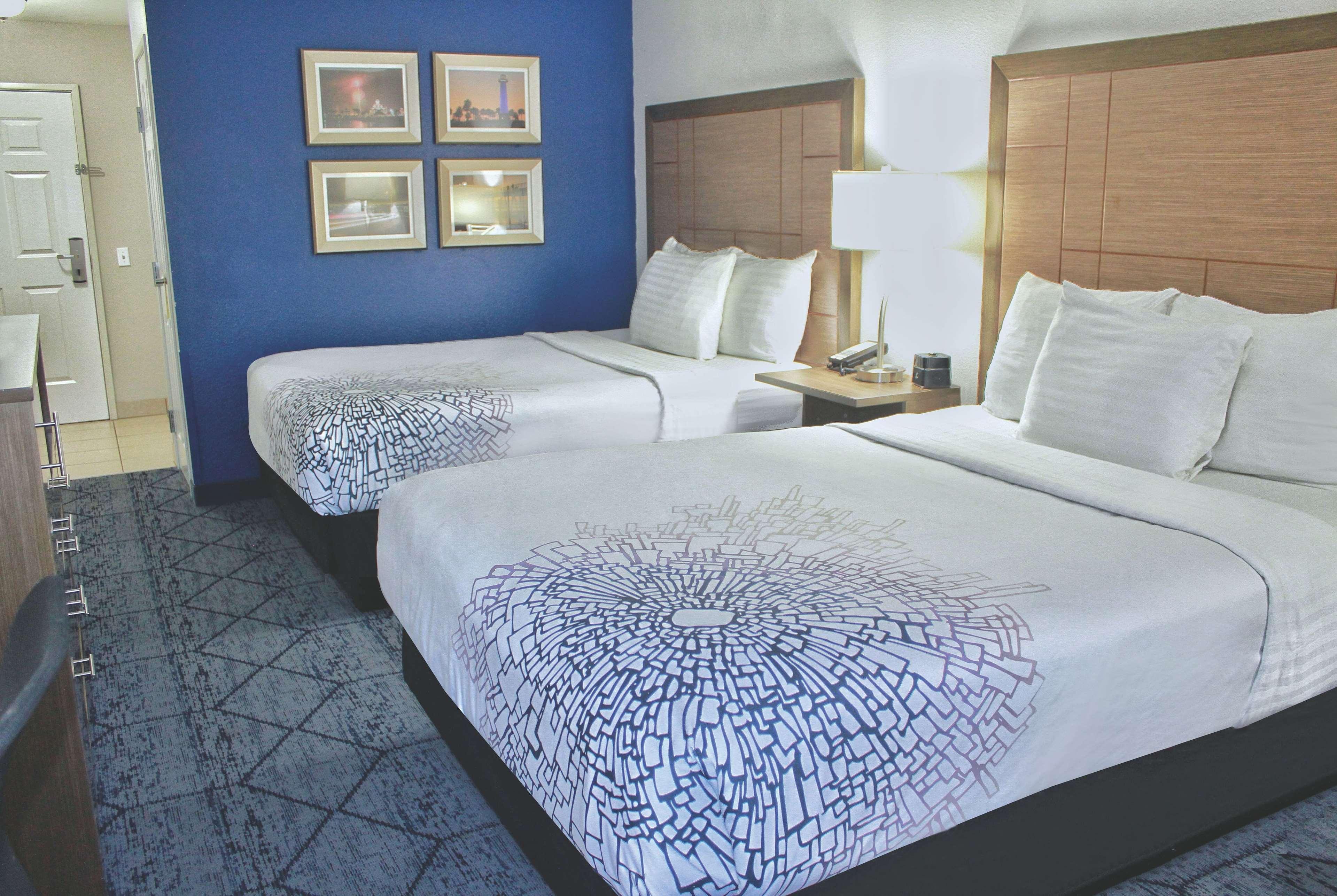 La Quinta By Wyndham Ne Long Beach/Cypress Hawaiian Gardens Exteriör bild