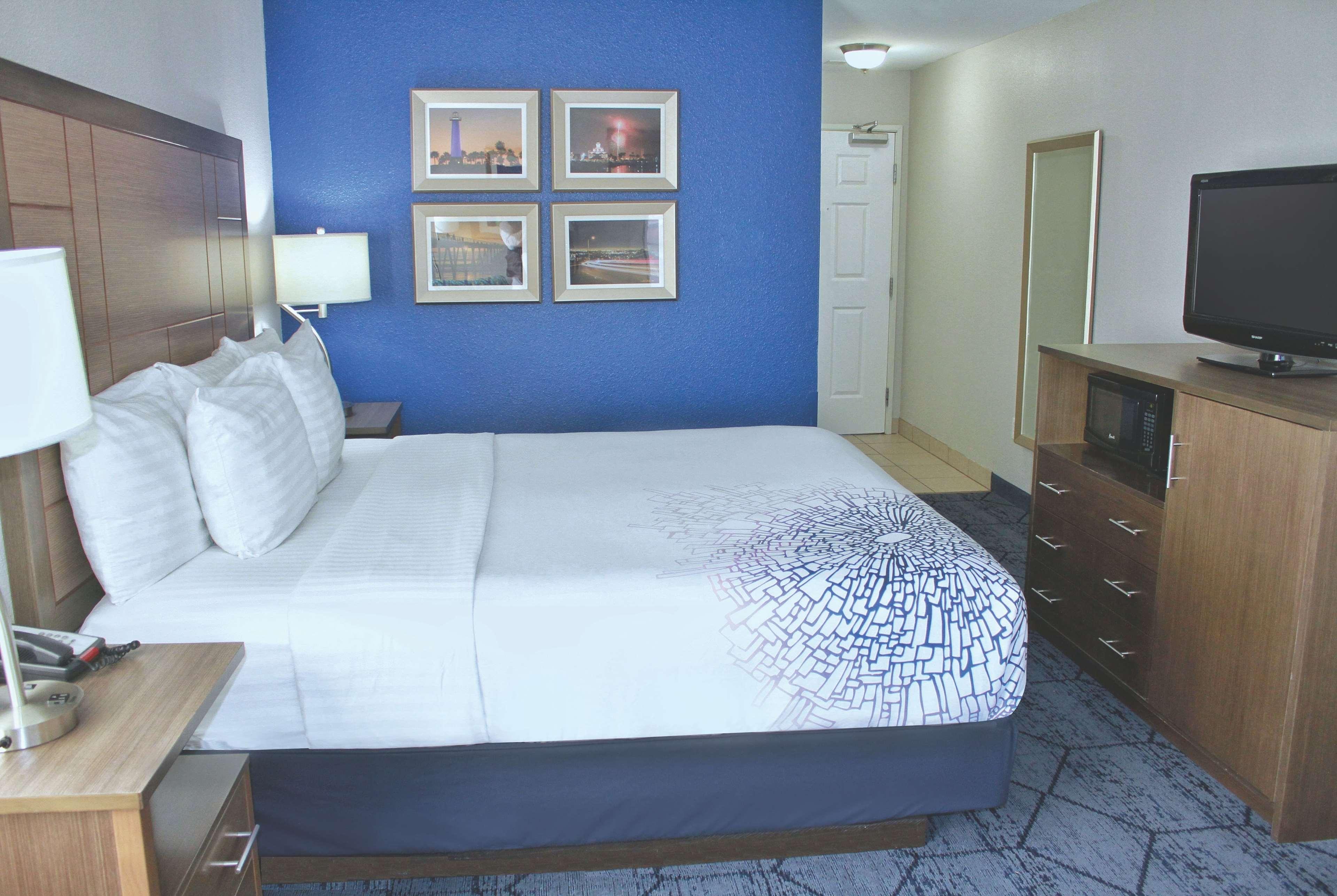 La Quinta By Wyndham Ne Long Beach/Cypress Hawaiian Gardens Exteriör bild